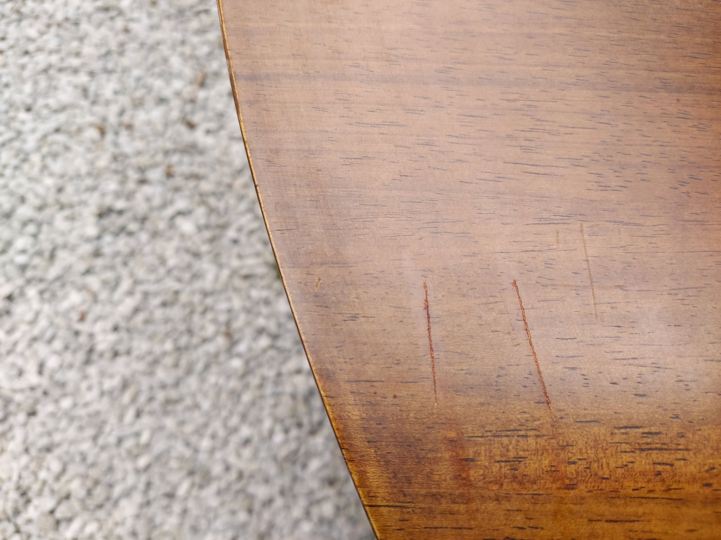 Modern 'Roundette' table with 4 tuck under chairs