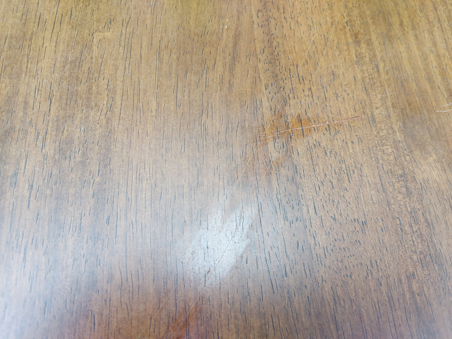 Modern 'Roundette' table with 4 tuck under chairs