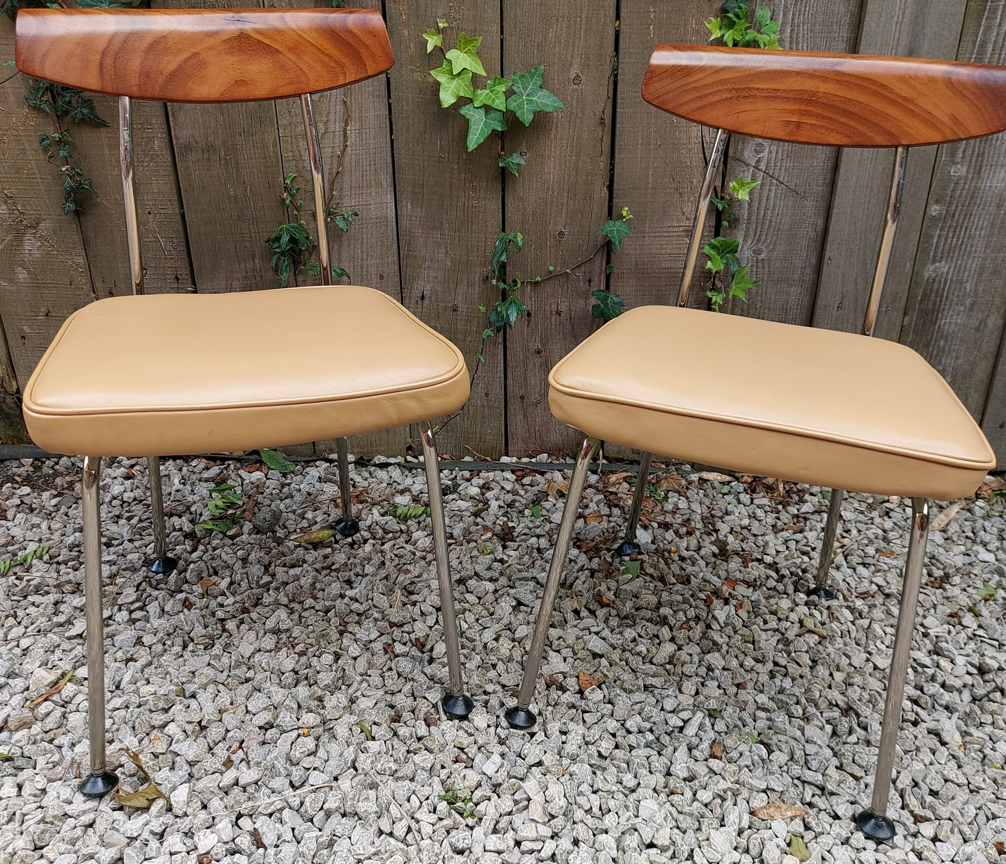 Mid Century Modern 2 Stag 'S' Range Chairs John Sylvia Reid Beige Vinyl