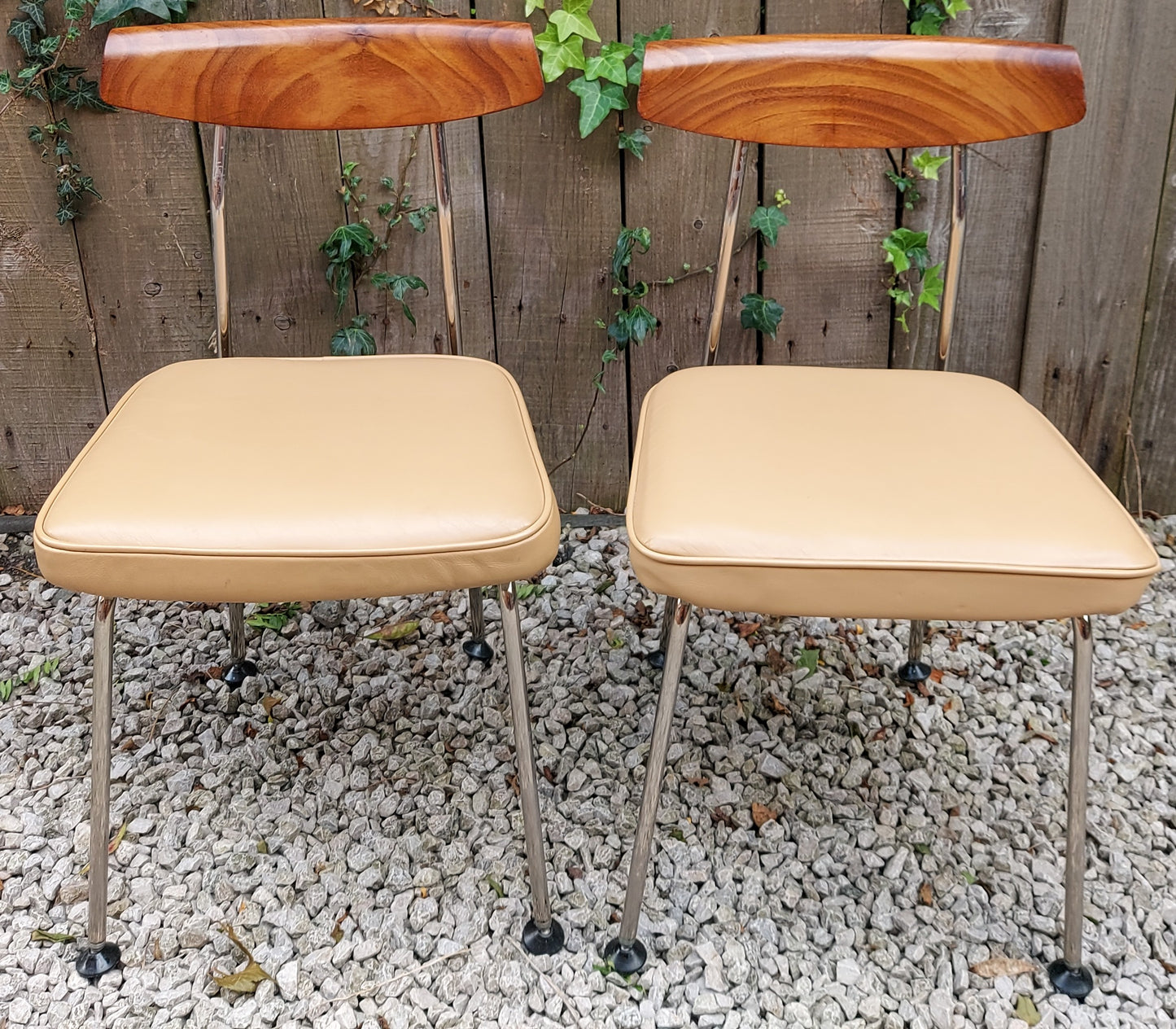 Mid Century Modern 2 Stag 'S' Range Chairs John Sylvia Reid Beige Vinyl