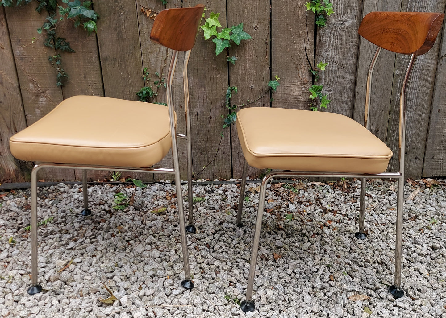 Mid Century Modern 2 Stag 'S' Range Chairs John Sylvia Reid Beige Vinyl