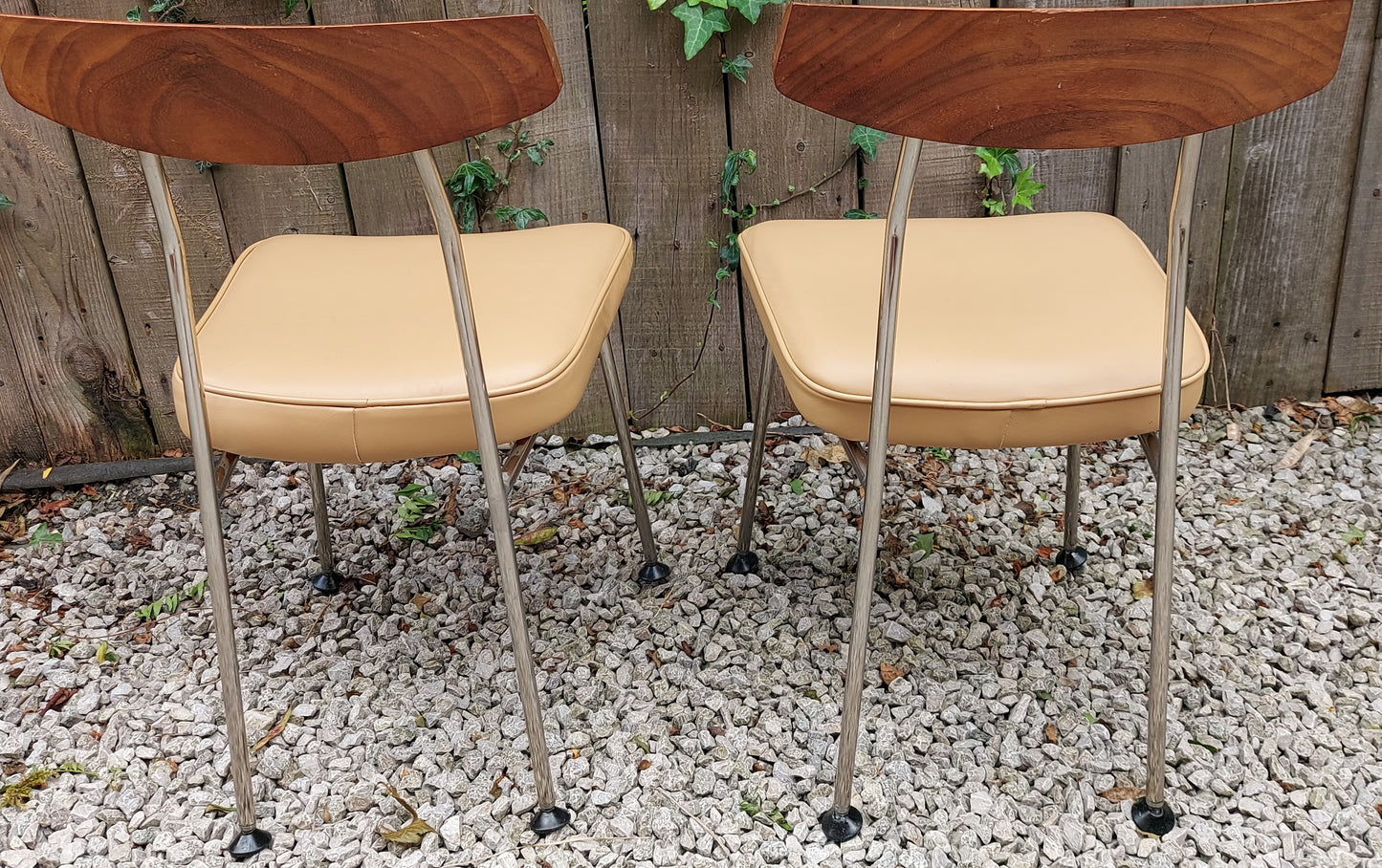 Mid Century Modern 2 Stag 'S' Range Chairs John Sylvia Reid Beige Vinyl