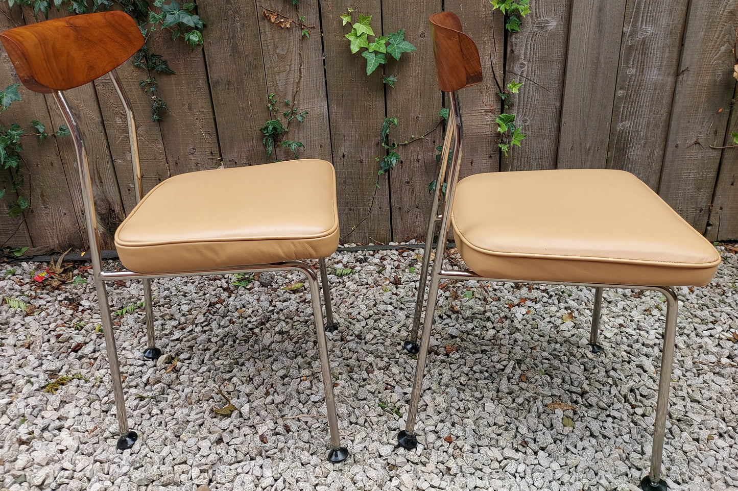 Mid Century Modern 2 Stag 'S' Range Chairs John Sylvia Reid Beige Vinyl
