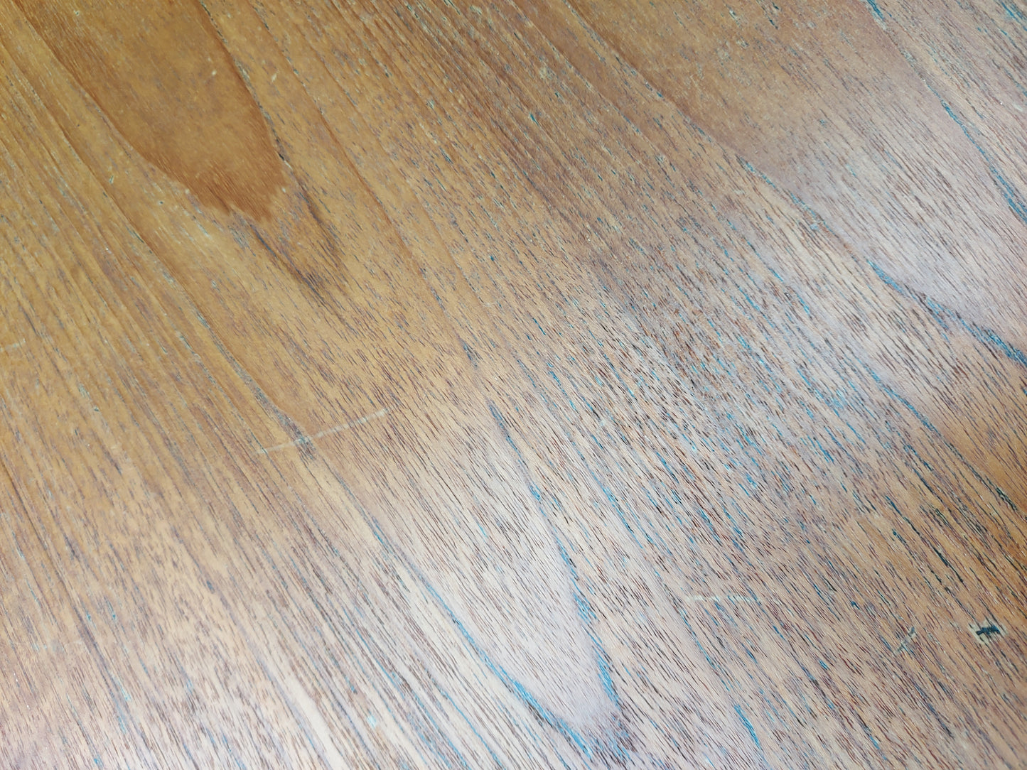 Mid Century Modern Beithcraft round dropleaf extending table