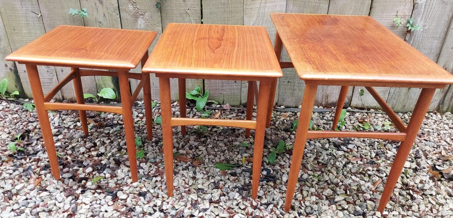 Mcm poul hundevad for fabian nesting tables