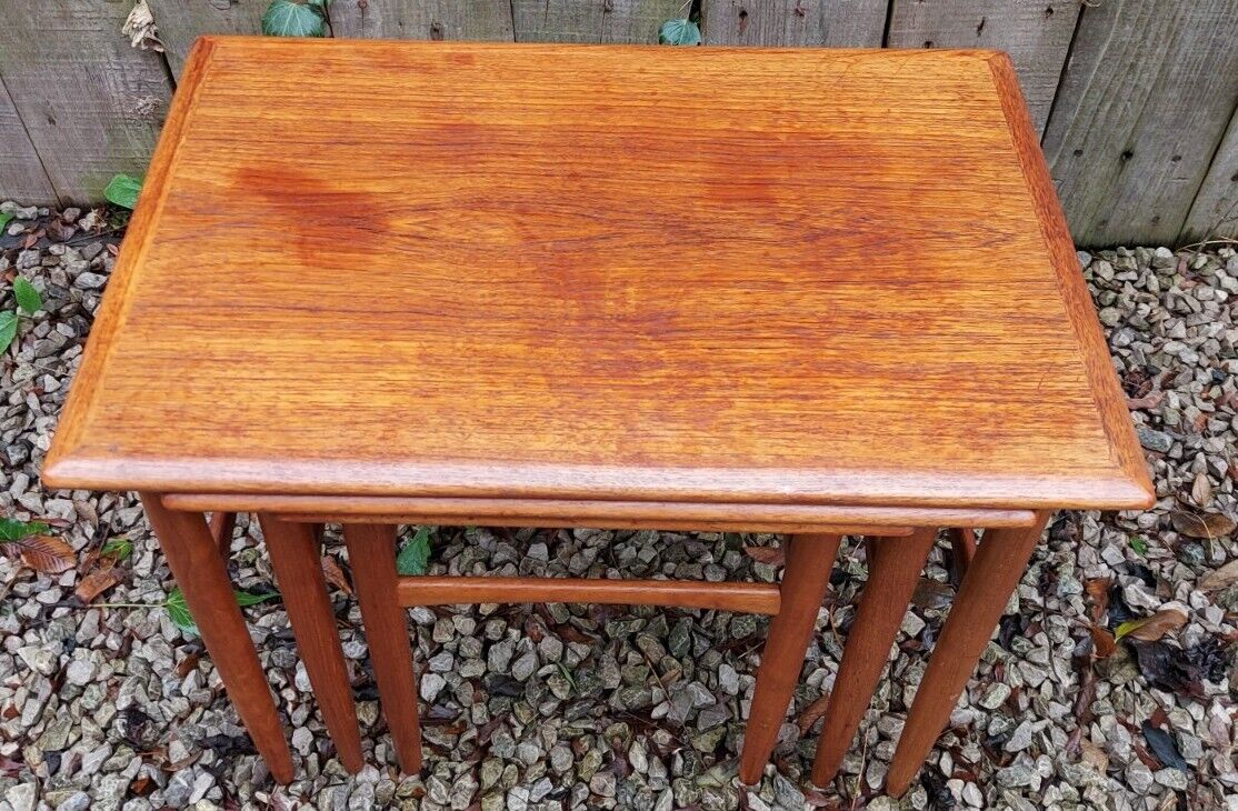 Mcm poul hundevad for fabian nesting tables