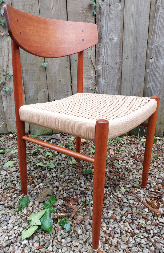 Mid Century Modern 4 Am Mobler 501 Chairs recorded Danish papercord