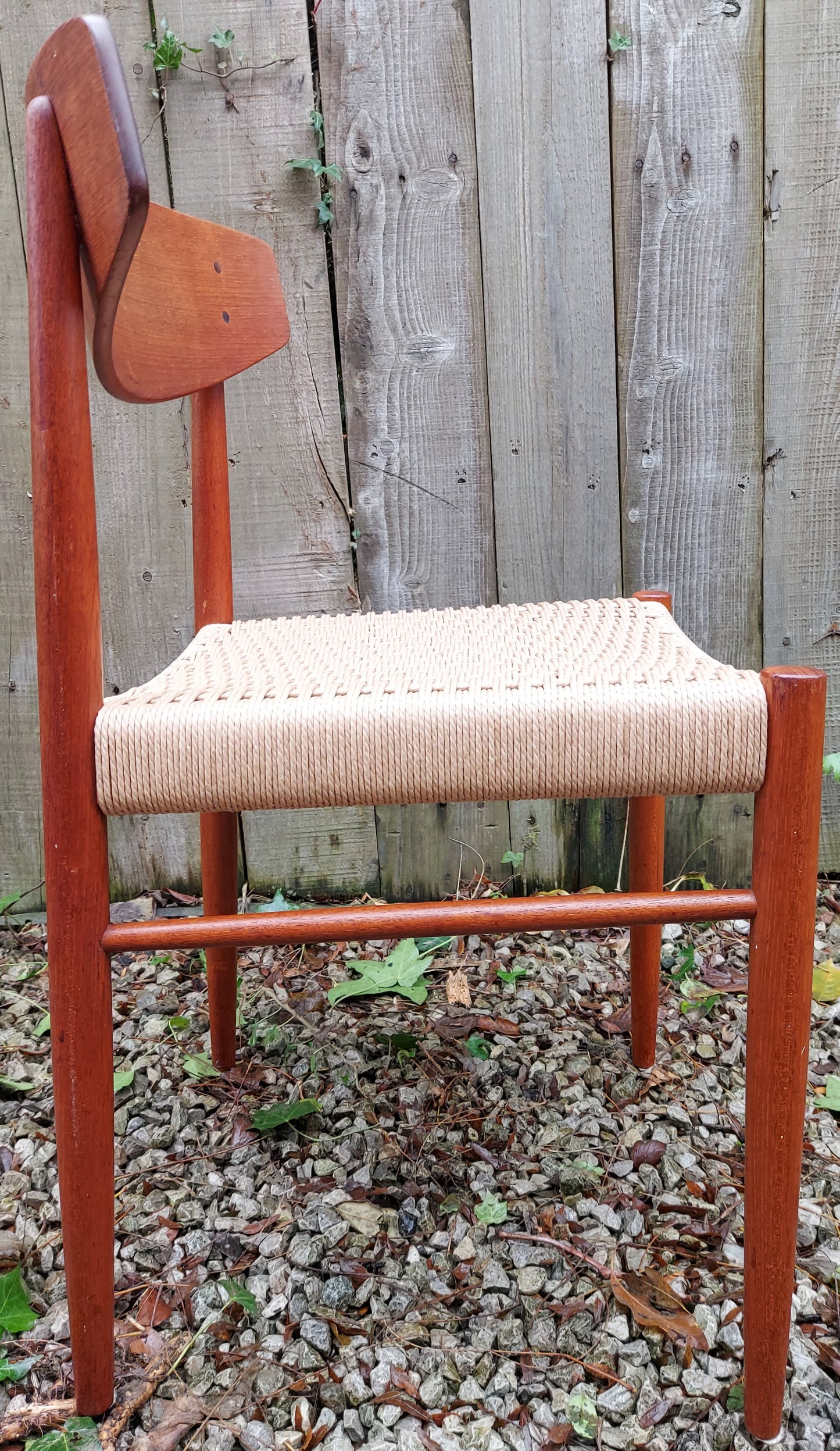 Mid Century Modern 4 Am Mobler 501 Chairs recorded Danish papercord