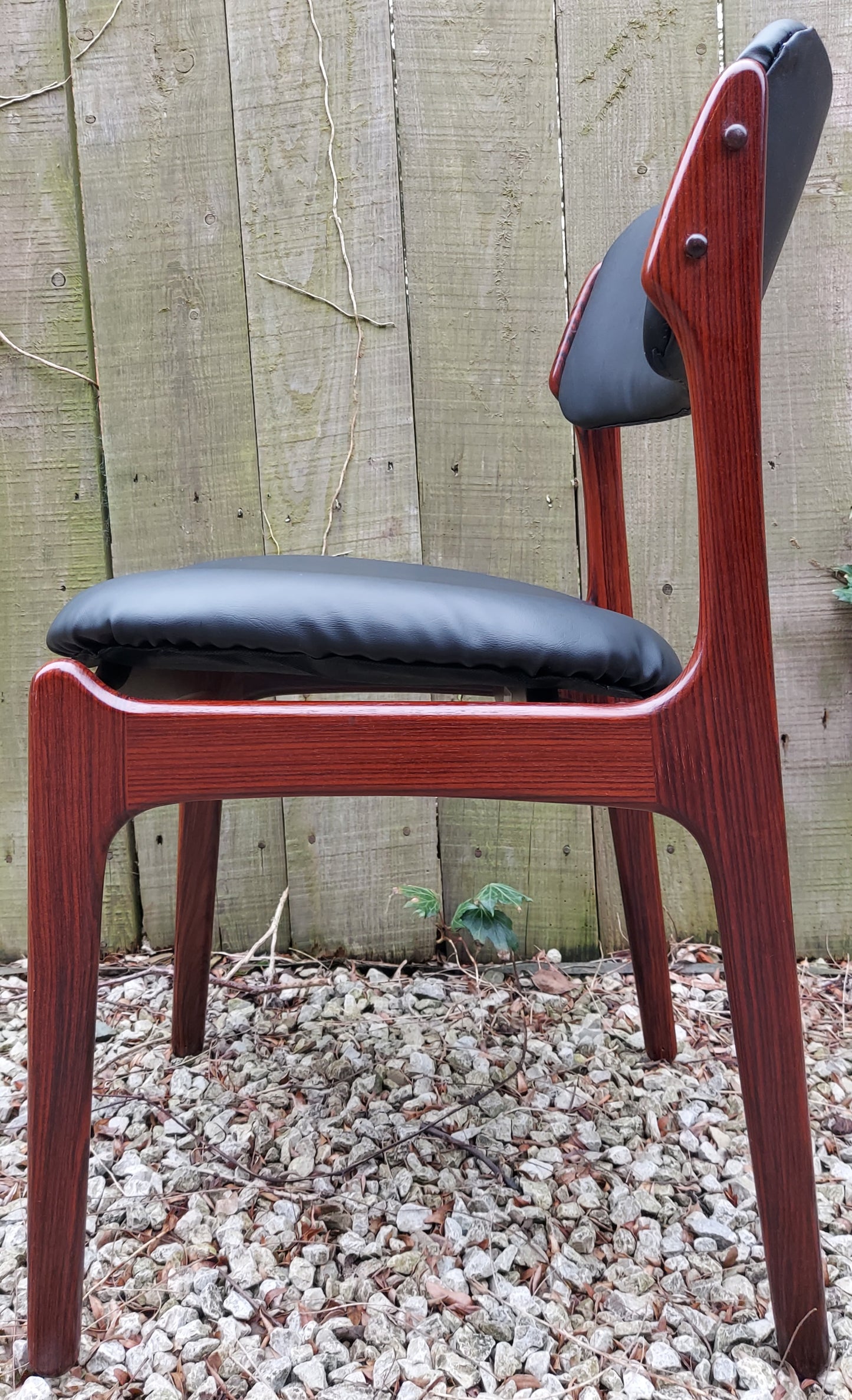 MCM 2 Rosewood O.D. Mobler A/S chairs Black vinyl