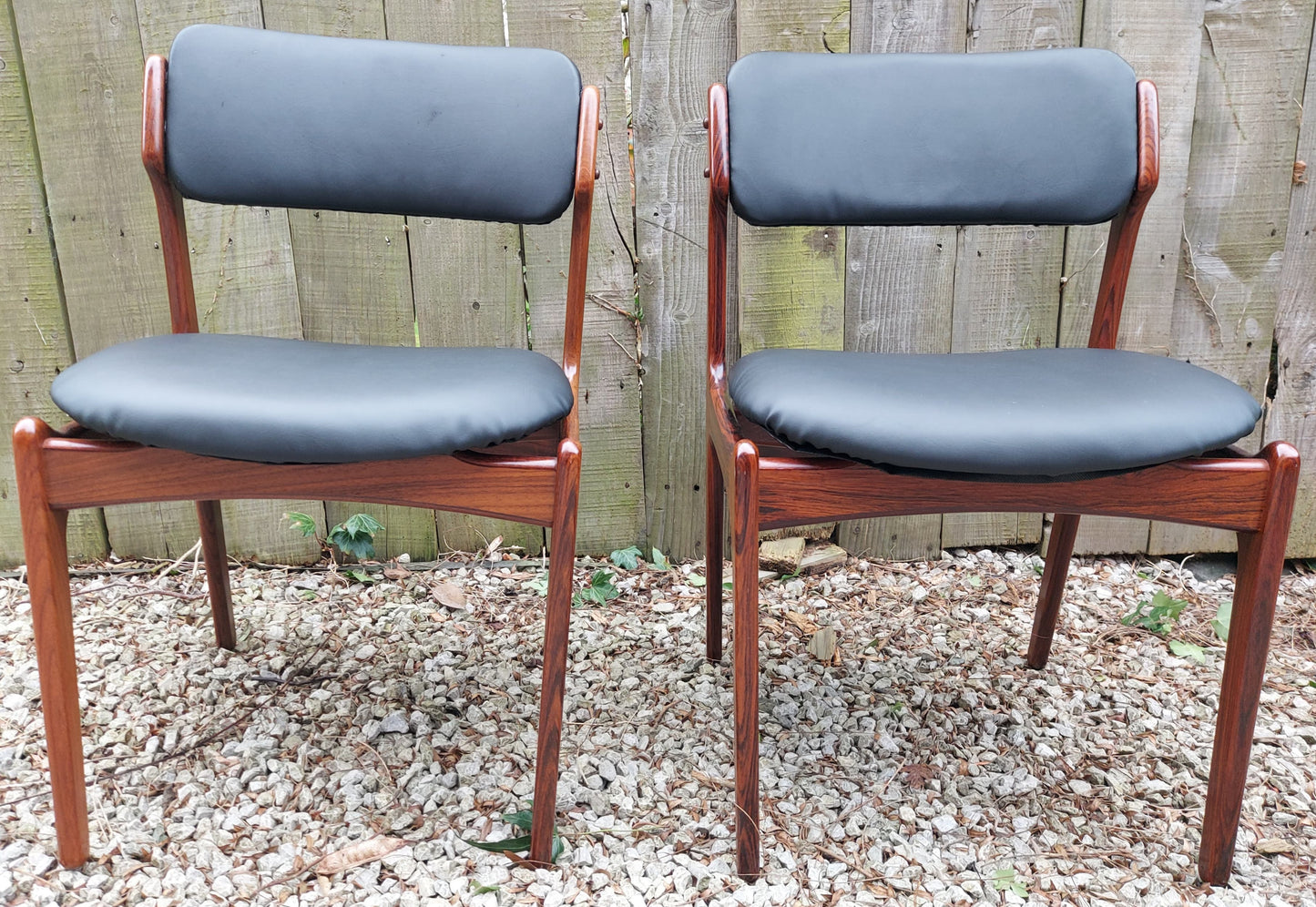 MCM 2 Rosewood O.D. Mobler A/S chairs Black vinyl