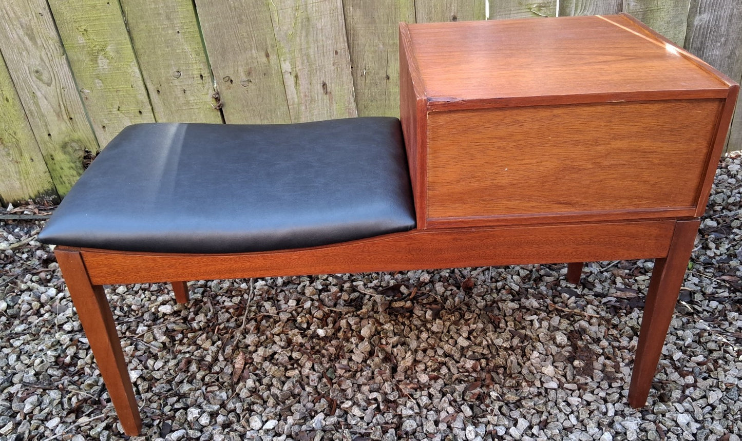 MCM Chippy Heath Telephone seat Black Vinyl