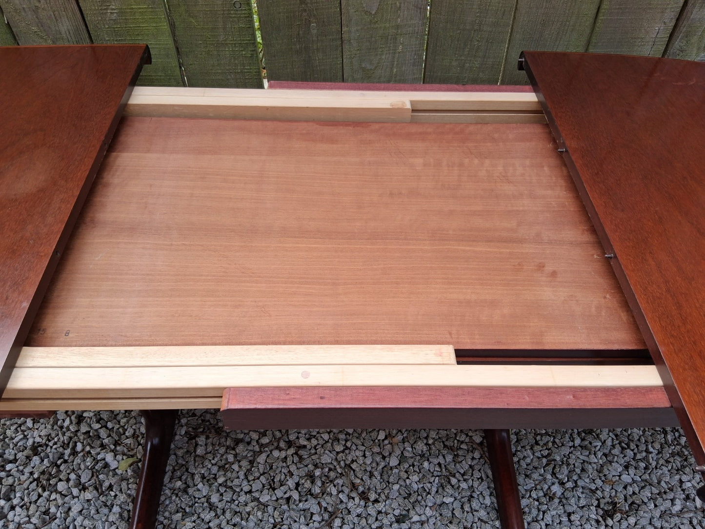 MCM Skovby Extending dining Table oval 2 leaves Mahog