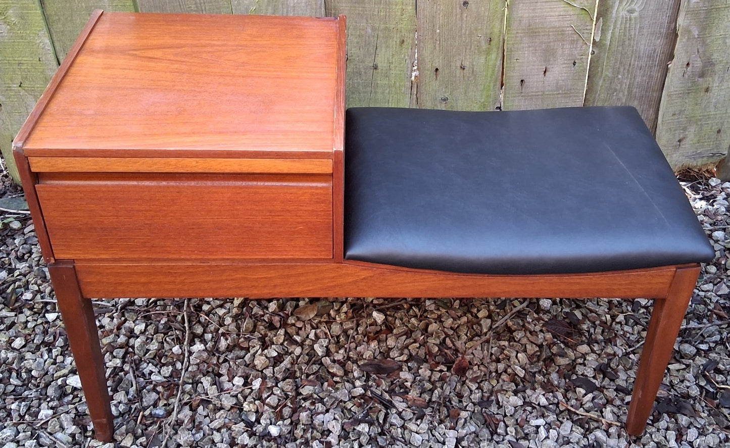 MCM Chippy Heath Telephone seat Black Vinyl