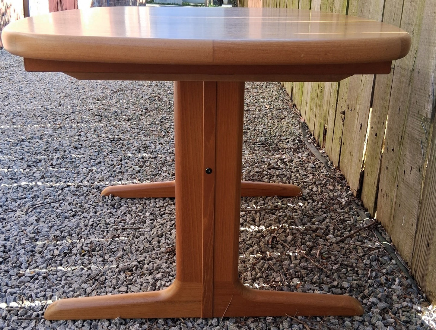 MCM Skovby Extending dining Table oval 2 leaves teak