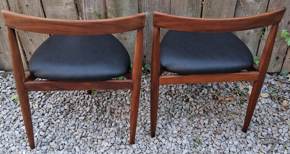 Mid-Century Modern Hans Olsen Frem Rojle Danish Tripod 2 Chairs Roundette B