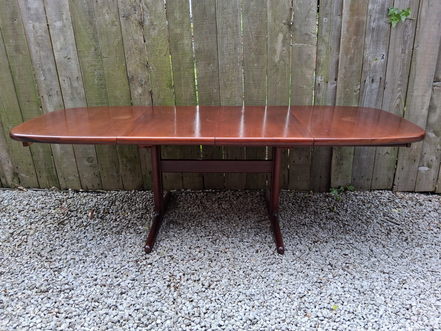 MCM Skovby Extending dining Table oval 2 leaves Mahog
