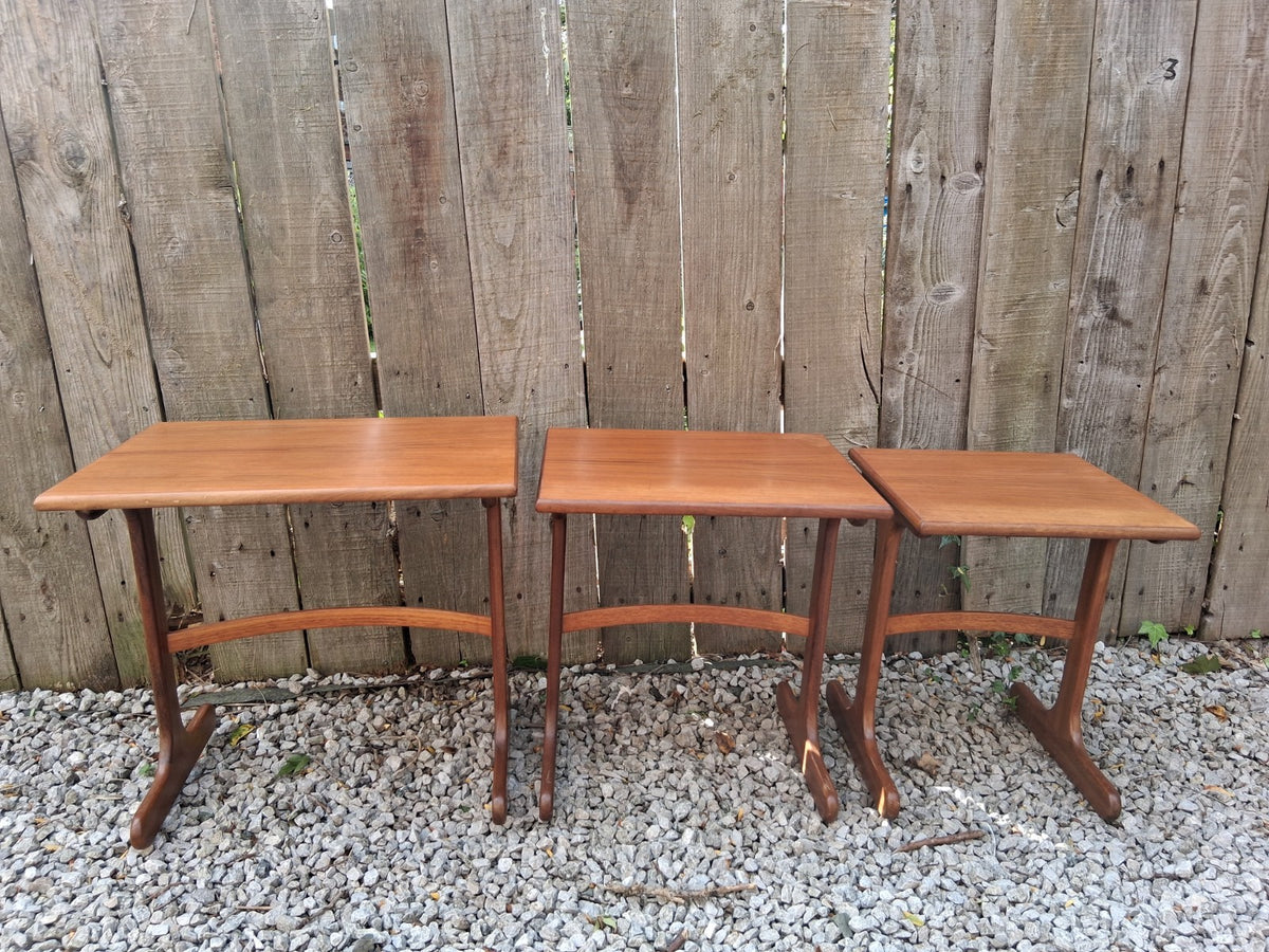 Mid Century Modern Gplan Nest of Tables Curved stretcher Fresco B