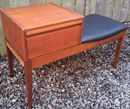 MCM Chippy Heath Telephone seat Black Vinyl