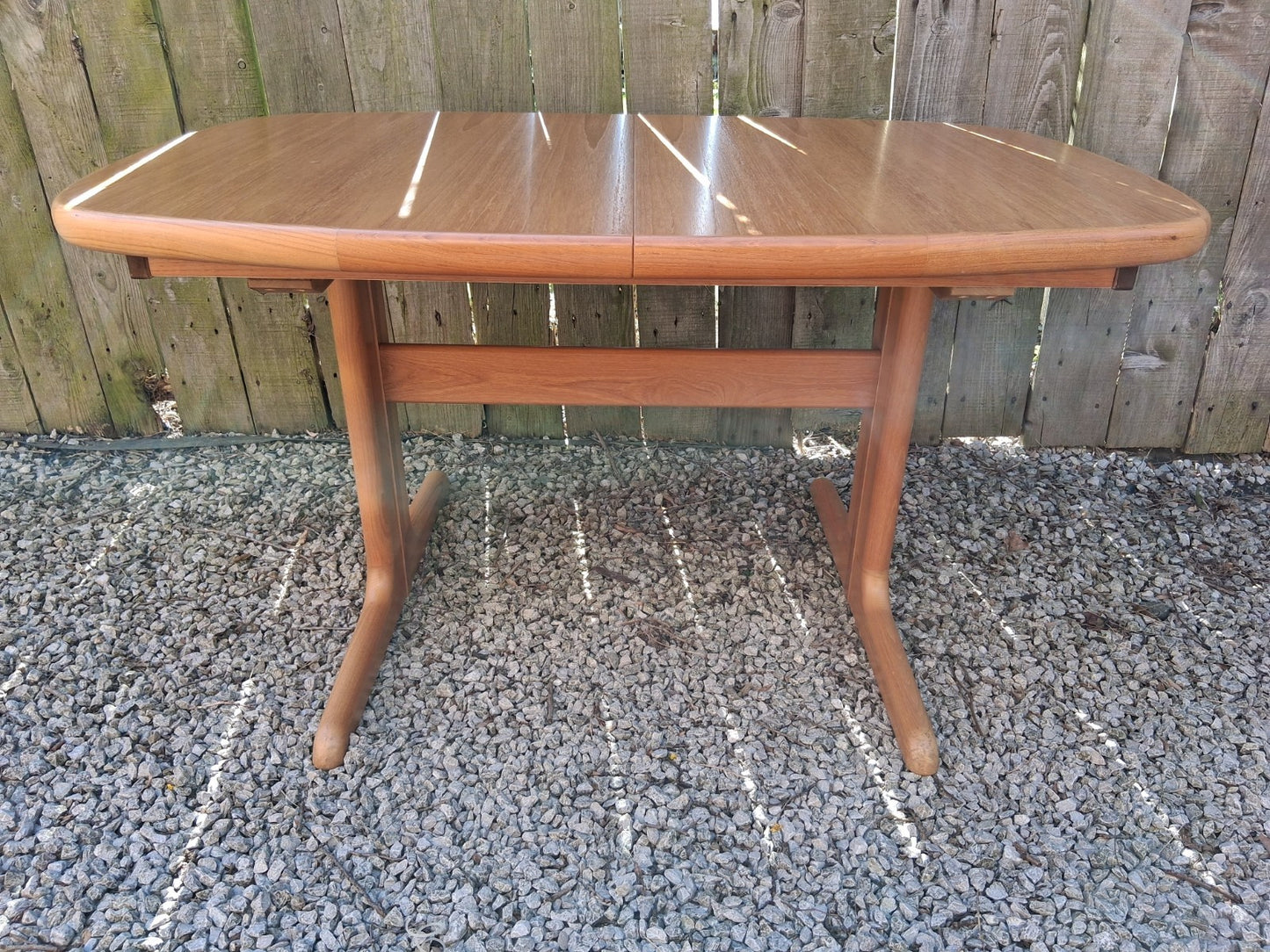 MCM Skovby Extending dining Table oval 2 leaves teak