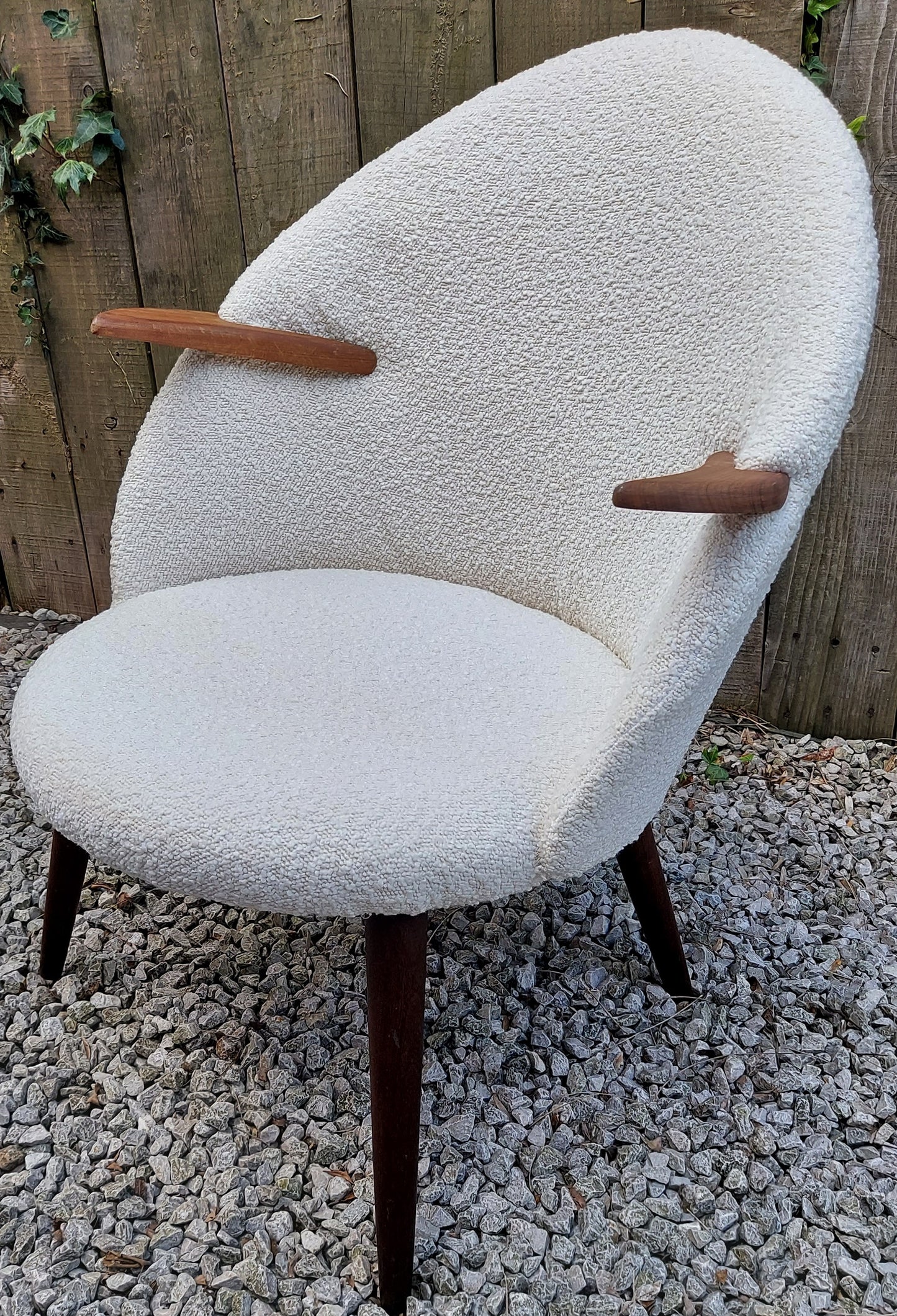 Mid Century Modern Ivory Boucle Tub 'Penguin' Chair