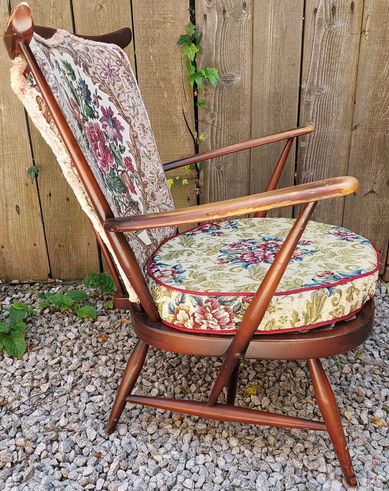 Easy chair online mid century